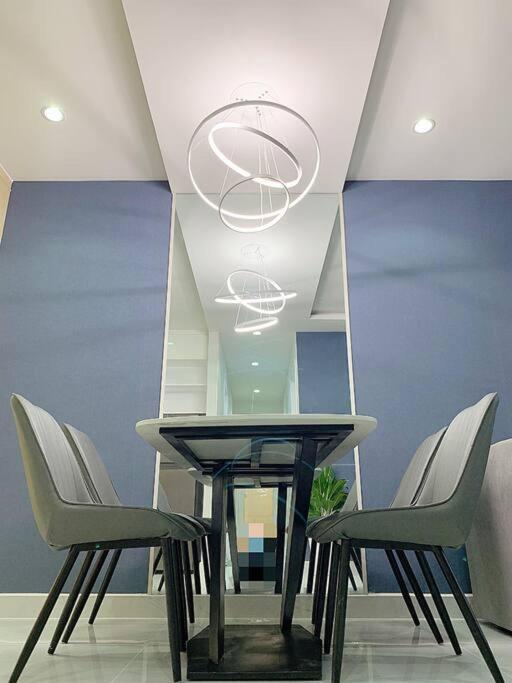 Terra Royal Commercial Center - 2 Bedroom - Good Price By Yolo Apartment
