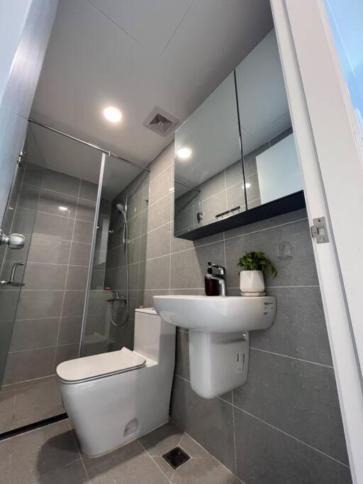 Căn hộ Terra Royal Commercial Center - 2 Bedroom - Good Price By Yolo